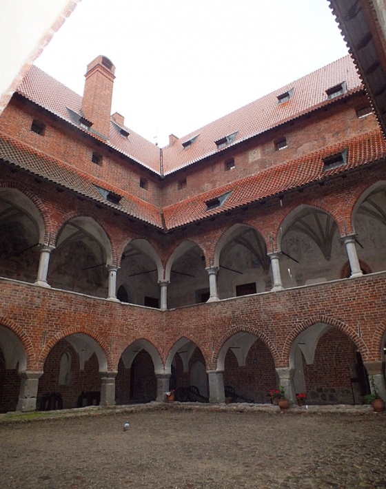Zamek biskupi w Lidzbarku Warmińskim - dziedziniec arkadowy