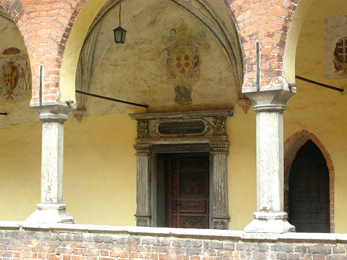Lidzbark Warmiński - renesansowy portal w krużgankach I piętra zamku biskupiego