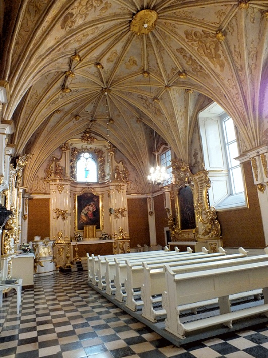 Zamek biskupi w Lidzbarku Warmińskim - kaplica św. Katarzyny Aleksandryjskiej, barokowy ołtarz
