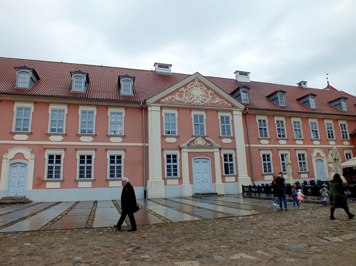 Zamek biskupi w Lidzbarku Warmińskim - pałac biskupa Grabowskiego na przedzamczu płd. obecnie włączony w kompleks hotelu &quot;Krasicki&quot;