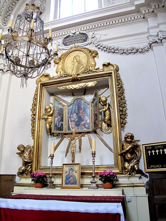 kościół św. Antoniego z Padwy - ołtarz boczny z tryptykiem &quot;Opłakiwanie Chrystusa&quot;