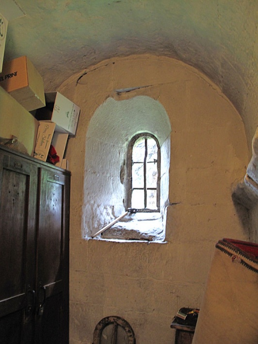 opactwo cysterskie w Wąchocku - sklepione kolebką pomieszczenie dawnego armarium (podręcznej biblioteki)
