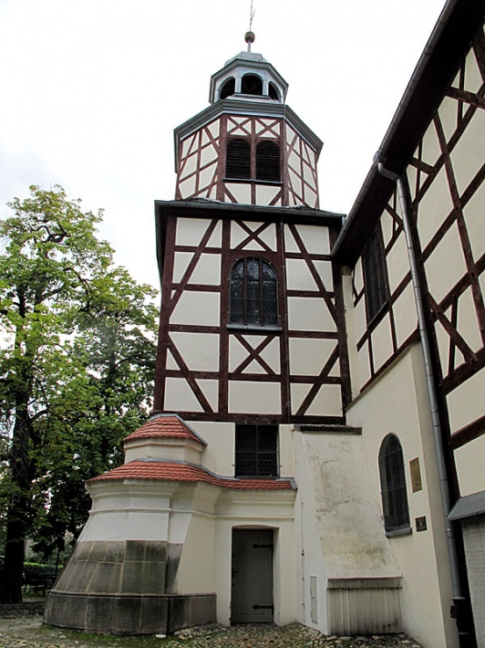 Kościół Pokoju w Jaworze - wieża dzwonnica