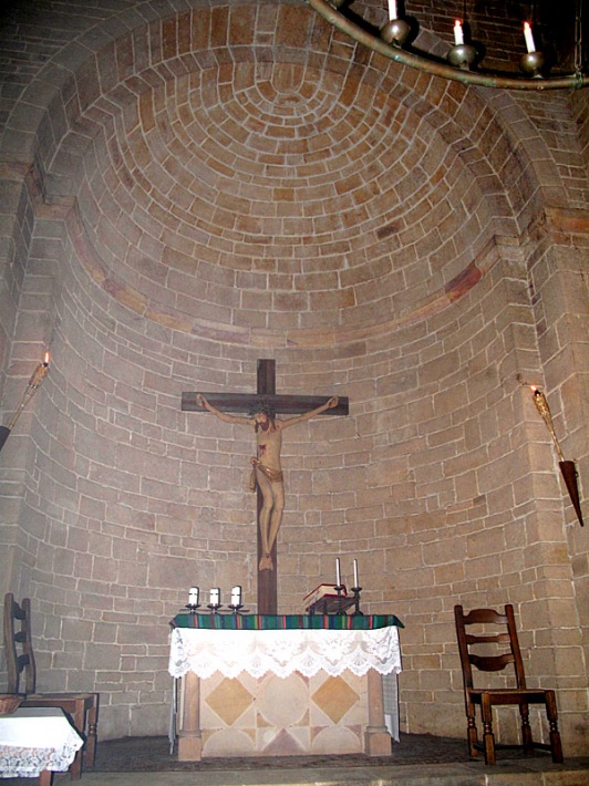 Inowłódz - romański kościół św. Idziego - ołtarz główny