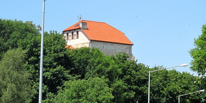 Wojciechów - wieża ariańska