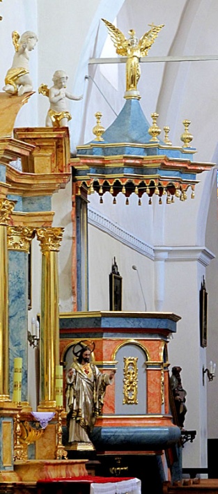 Błonie, kościół Świętej Trójcy - barokowa ambona