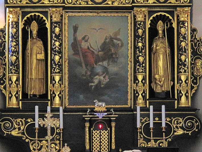 Błonie, kościół Świętej Trójcy - fragment ołtarza głównego