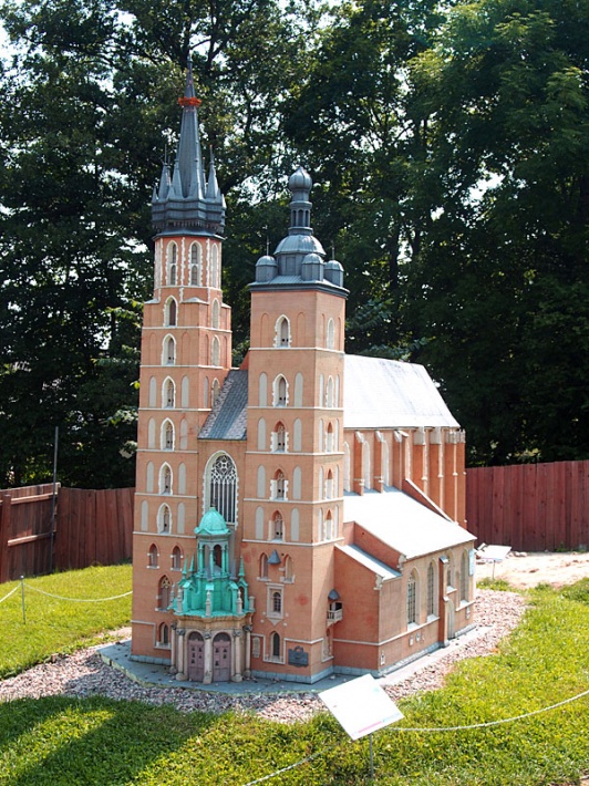 miniatura krakowskiego kościoła Mariackiego