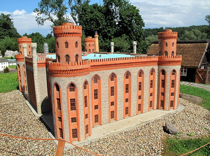 Strysza Buda - miniatura zamku w Kamieńcu Ząbkowickim na Dolnym Śląsku
