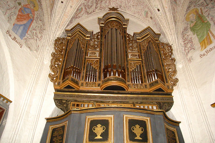 Darłowo, kościół św. Gertrudy, organy z 1860 roku