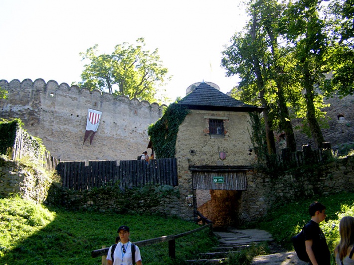 ruiny zamku Chojnik - brama