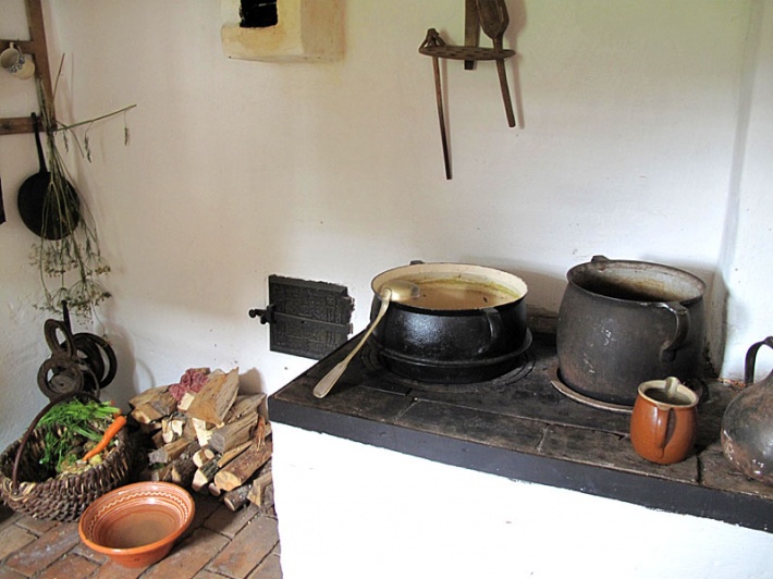Muzeum Wsi Słowińskiej w Klukach - zagroda Josta i Klicka, kuchnia