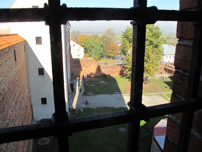 zamek królewski w Łęczycy - Dom Nowy i dziedziniec widziane z wieży Szlacheckiej