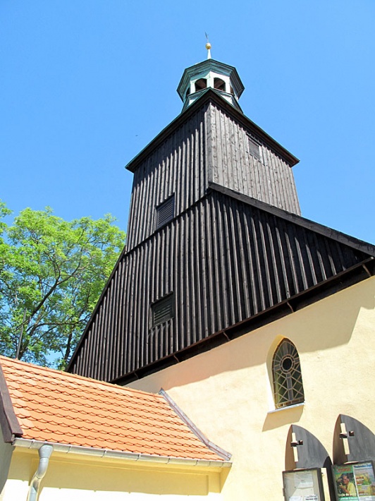 kościół Wniebowzięcia NMP w Łebie - wieża kościelna od południowego zachodu