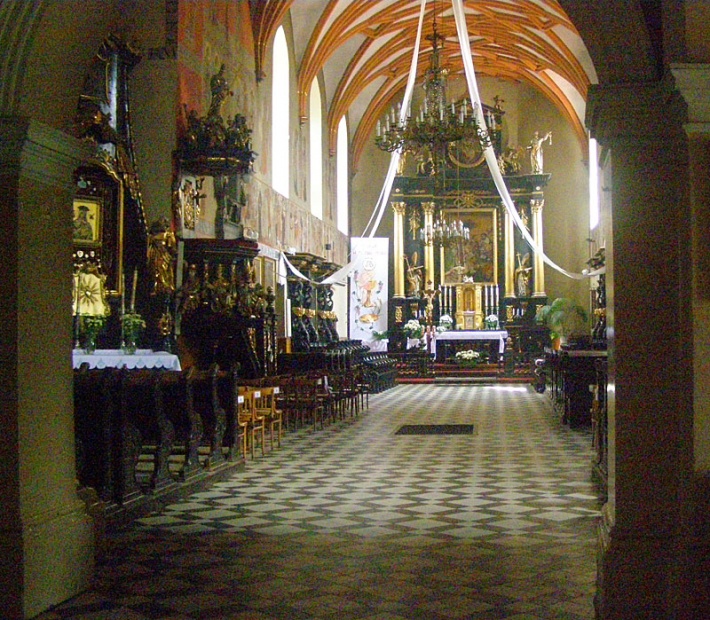 kościół św. Jakuba w Piotrkowie Trybunalskim - wnętrze świątyni