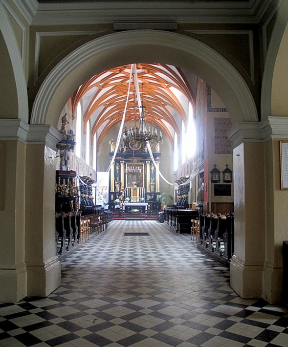 kościół św. Jakuba w Piotrkowie Trybunalskim - wnętrze świątyni