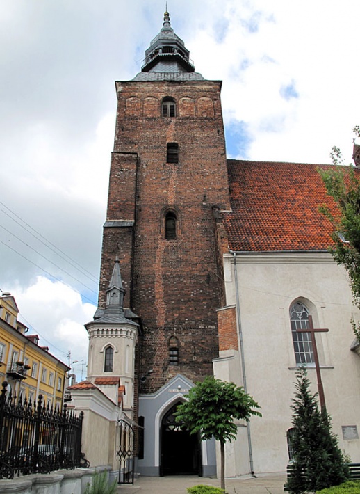 kościół św. Jakuba w Piotrkowie Trybunalskim - wieża od strony południowej