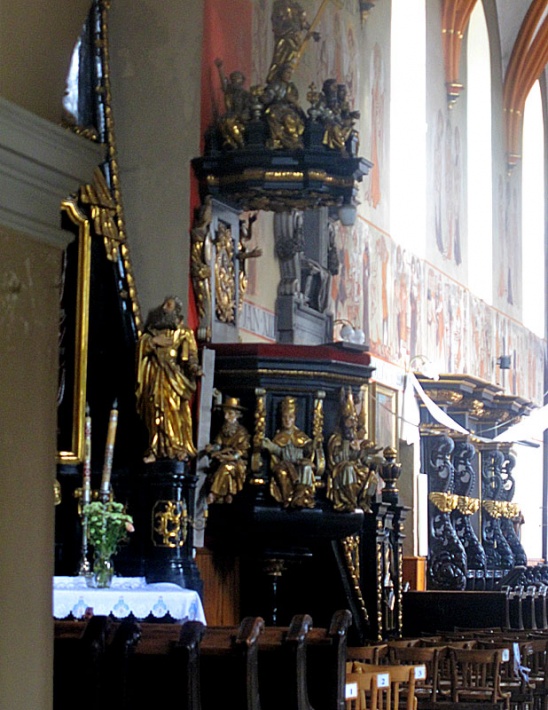 kościół św. Jakuba w Piotrkowie Trybunalskim - barokowa ambona
