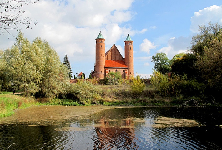kościół obronny w Brochowie