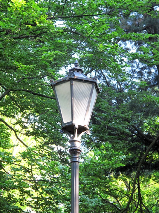Park Miejski w Kaliszu - stylowe latarnie