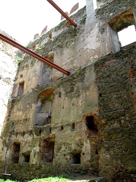 zamek Bolków - wnętrze budynku mieszkalno-gospodarczego