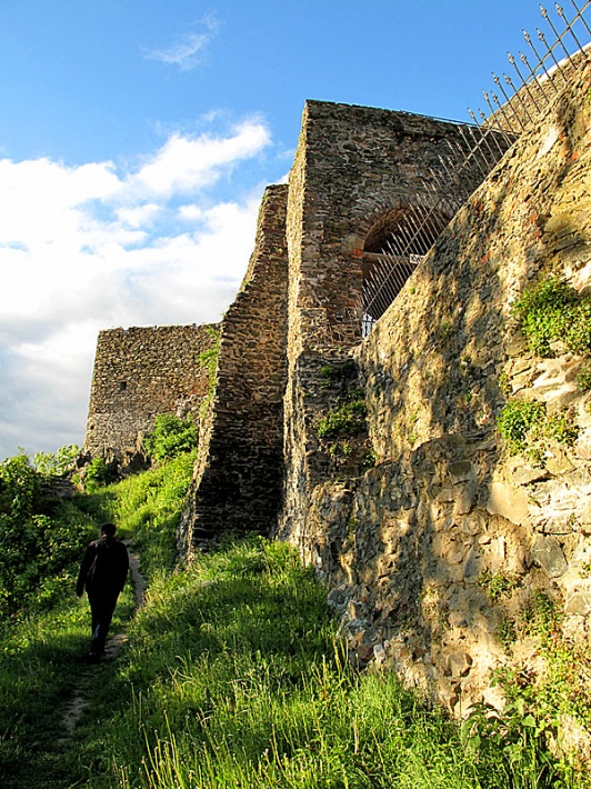 zamek Bolków - południowo-zachodnie mury zewnątrzne