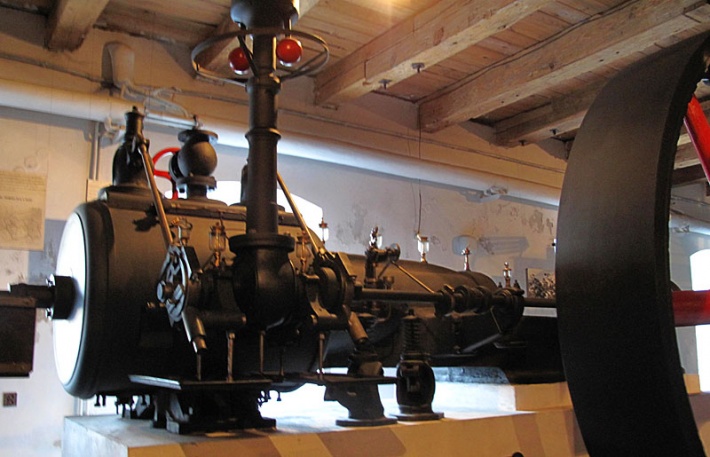Muzeum Historii Przemysłu - silnik maszyny parowej