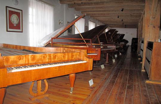 Muzeum Historii Przemysłu - ekspozycja fortepianów