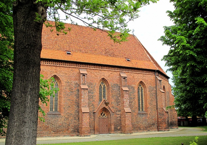 Skwierzyna - kościół św. Mikołaja, elewacja połudnniowa