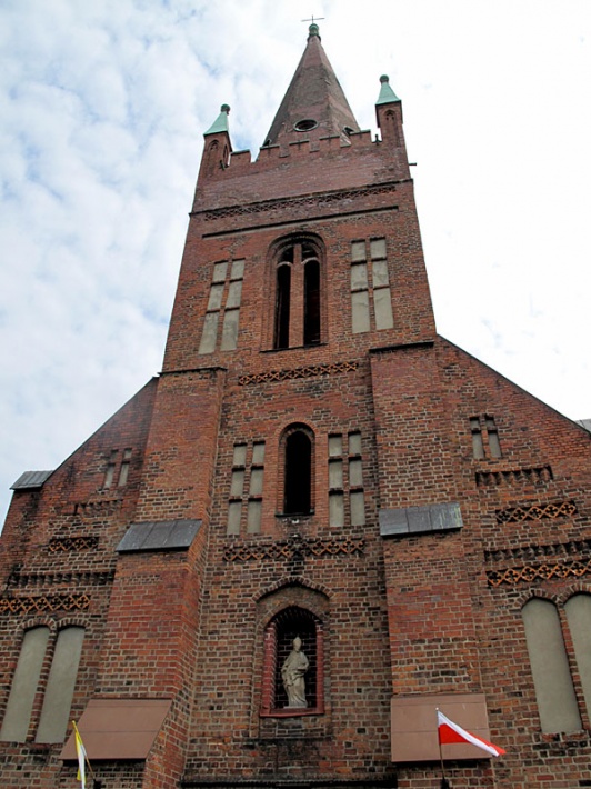 Skwierzyna - kościół św. Mikołaja, fasada świątyni