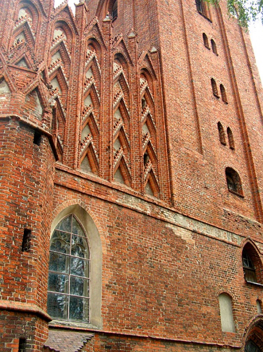 kościół św. św. Janów w Ornecie - fasada zachodnia