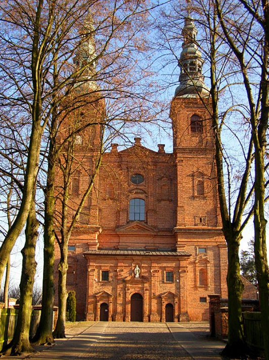 Przemęt - kościół NMP i św. Jana Chrzciciela, elewacja zachodnia