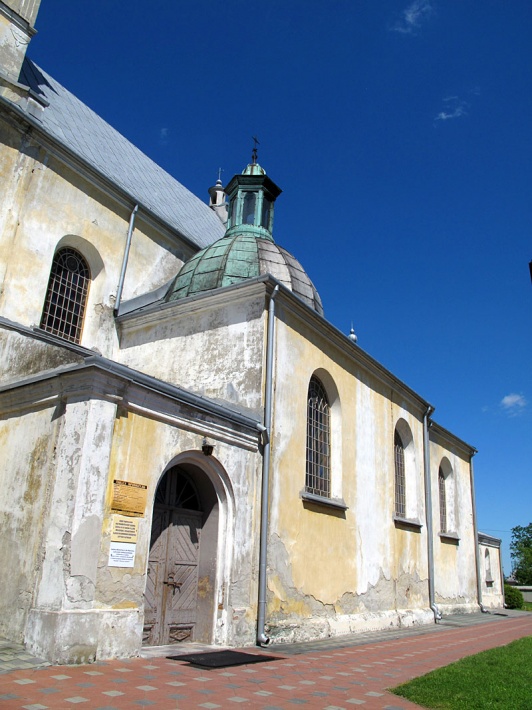 kościół św. Marcina w Lelowie - elewacja południowa