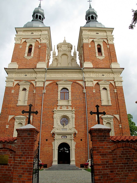 Gołąb - kościół parafialny, fasada zachodnia