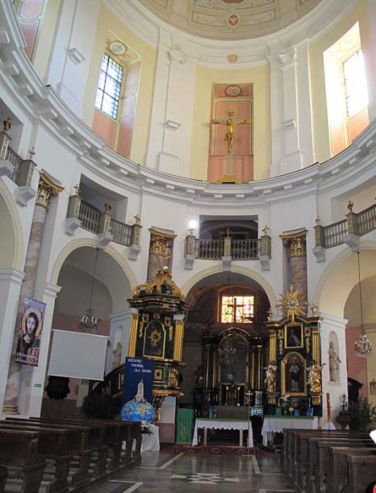 kościół św. Józefa w Klimontowie - owalna nawa