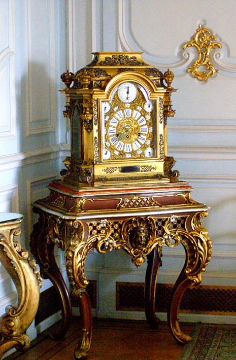 Muzeum Zamkowe w Pszczynie - zegar w Salonie Narożnym