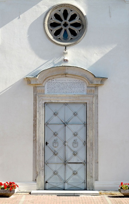 Kościół w Krasnem - portal zachodni