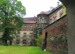 Zamek w Namysłowie - skrzydło północne z ryzalitem mieszczącym kaplicę