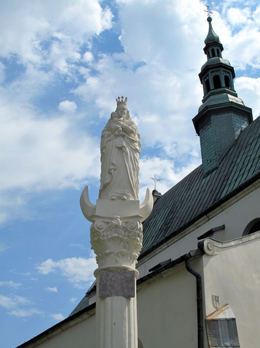 Kościół św. Jana w Pińczowie - XVII-wieczna kolumna Maryjna