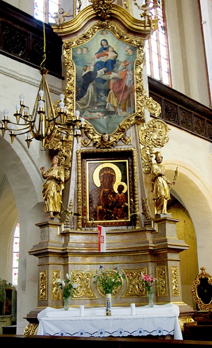 Kościół Marii Panny w Toruniu - ołtarz boczny z obrazem MB Częstochowskiej