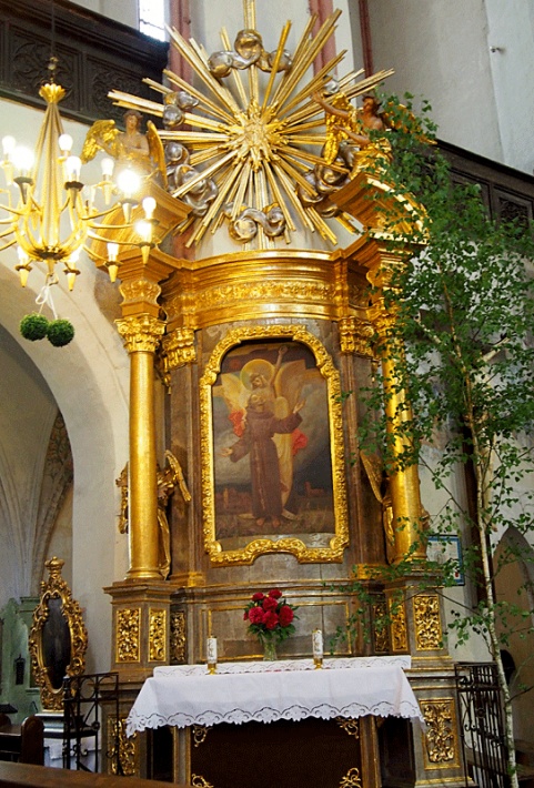 Kościół Marii Panny w Toruniu - ołtarz boczny przy północnym filarze międzynawowym