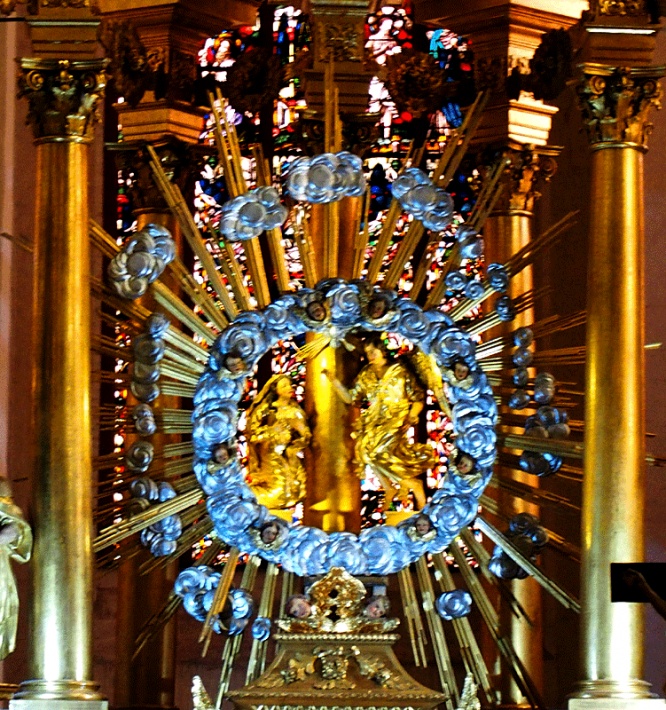 Kościół Marii Panny w Toruniu - scena Zwiastowania NMP w ołtarzu głównym