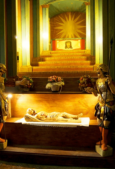 Kościół Marii Panny w Toruniu - kaplica Grobu Pańskiego z XVIII-wieczną figurą Chrystusa