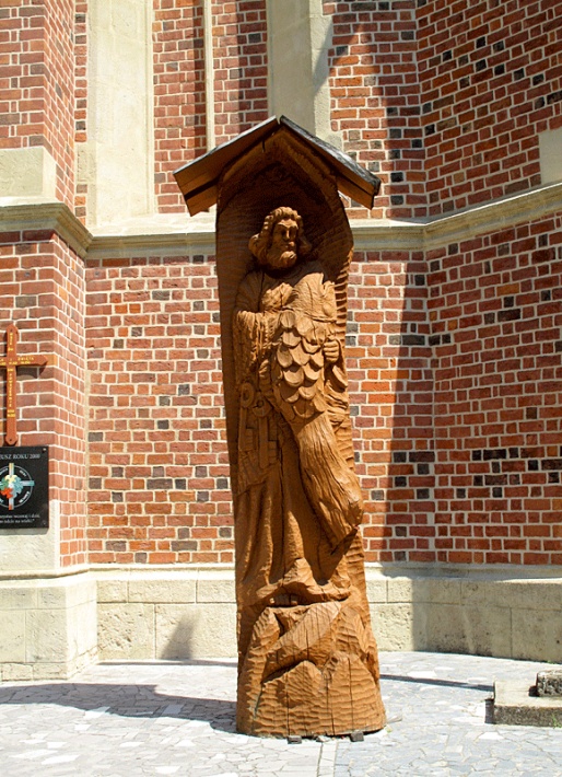 Kościół św. Władysława w Szydłowie - drewniana figura św. Piotra