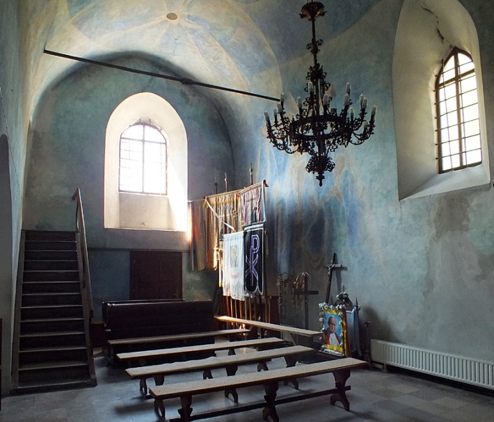 Kościół św. Władysława w Szydłowie - Kaplica Literacka, wejście na emporę muzyczną