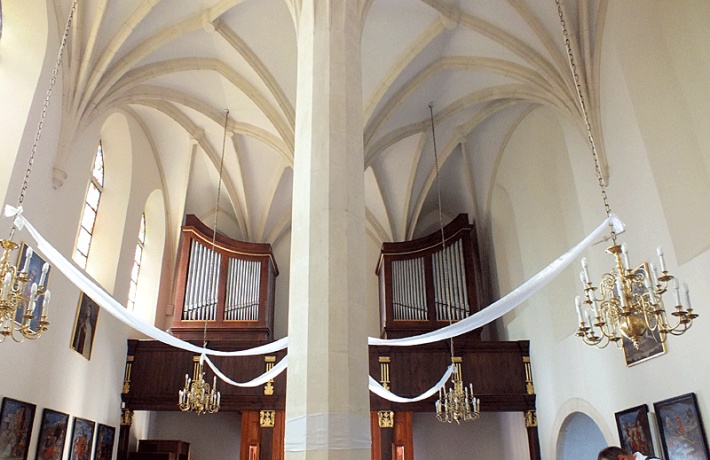 Kościół św. Władysława w Szydłowie - empora muzyczna, organy