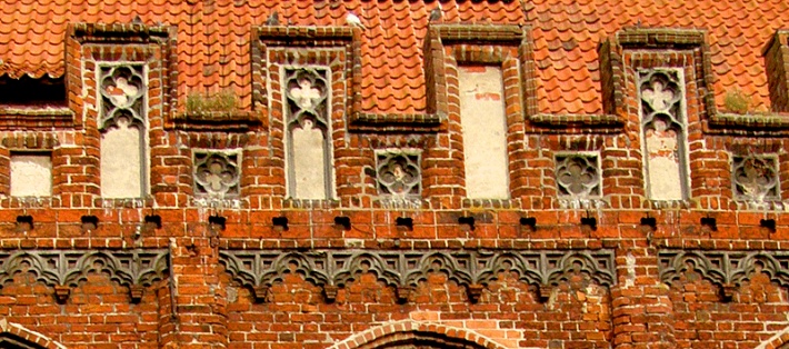 Ratusz staromiejski w Malborku - dekoracje maswerkowe