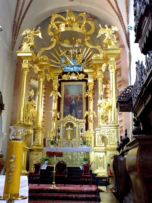 Bazylika Świętej Trójcy w Strzelnie - ołtarz główny
