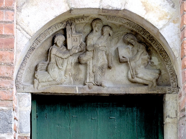 Bazylika Świętej Trójcy w Strzelnie - romański tympanon fundacyjny