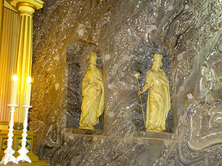 Kopalnia soli w Bochni - figury gipsowe w kaplicy św. Kingi